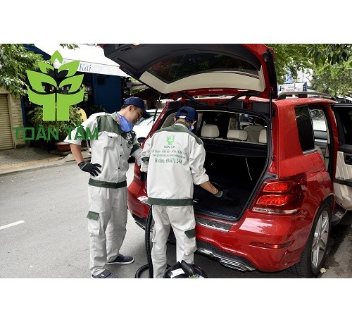 Dọn nội thất xe hơi